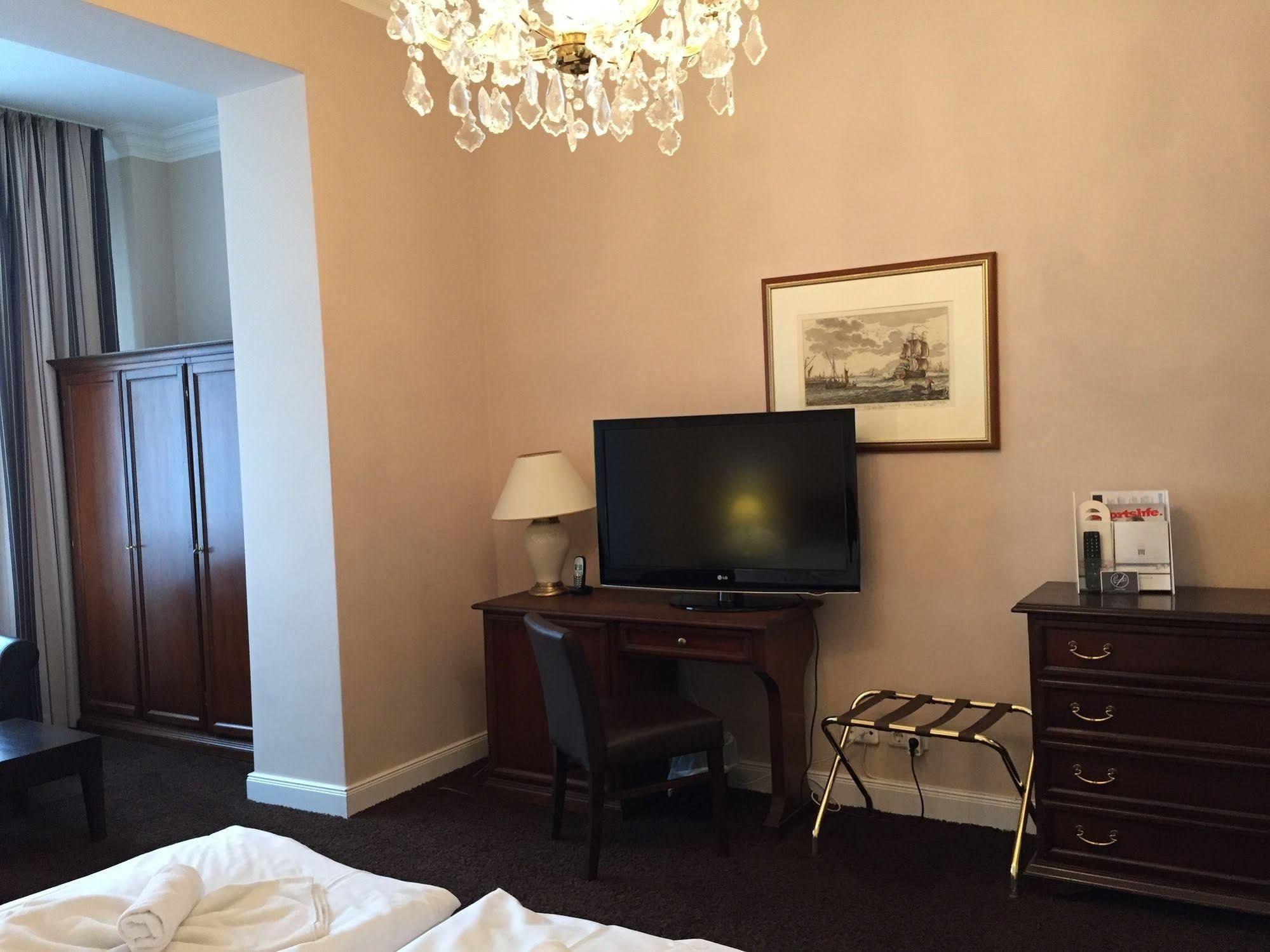 Hotel Vier Jahreszeiten Binz - Adults Only מראה חיצוני תמונה
